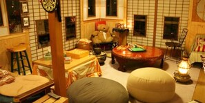 Lobby lounge - Otarunai Backpackers' Hostel MorinoKi (Otaru)