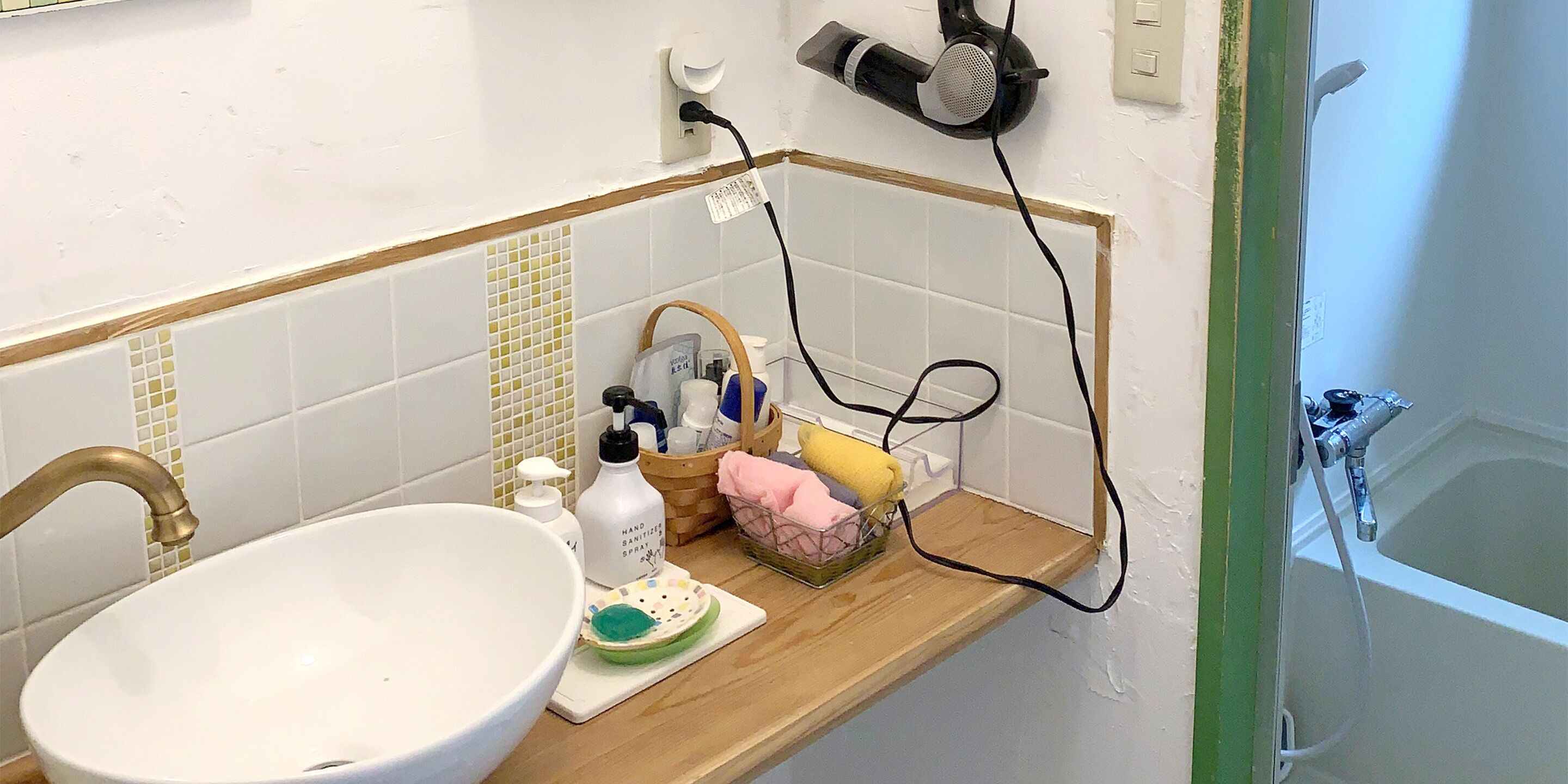 تجهيزات دش، مجففات شعر، خف للقدمين، مناشف