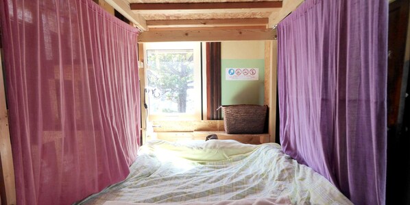 Free WiFi, bed sheets - Otarunai Backpackers' Hostel MorinoKi (Otaru)