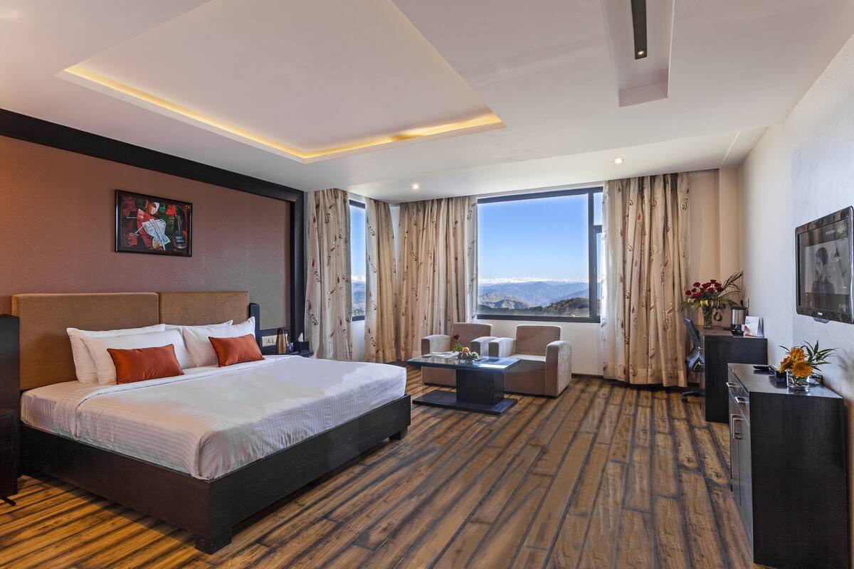 Minibar, in-room safe, desk, blackout drapes