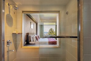 Minibar, in-room safe, desk, blackout curtains - Sterling Kufri (Theog)