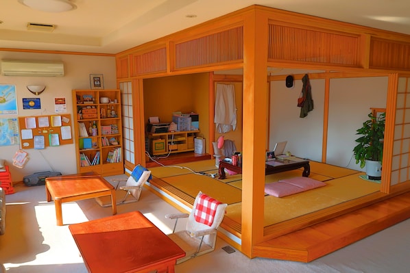 Interior - Otaru Ekimae Guest House Ito - Hostel (Otaru)