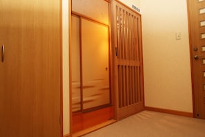 Traditional Room, Shared Bathroom (Simple locking) - Otaru Ekimae Guest House Ito - Hostel (Otaru)