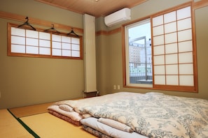 Traditional Room, Shared Bathroom (Simple locking) - Otaru Ekimae Guest House Ito - Hostel (Otaru)