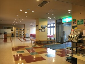 Interior entrance - New Furano Hotel (Furano)