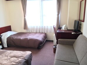 Standard Twin Room | Desk, bed sheets - New Furano Hotel (Furano)