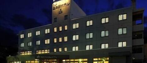 Façade de l’hébergement - soirée/nuit