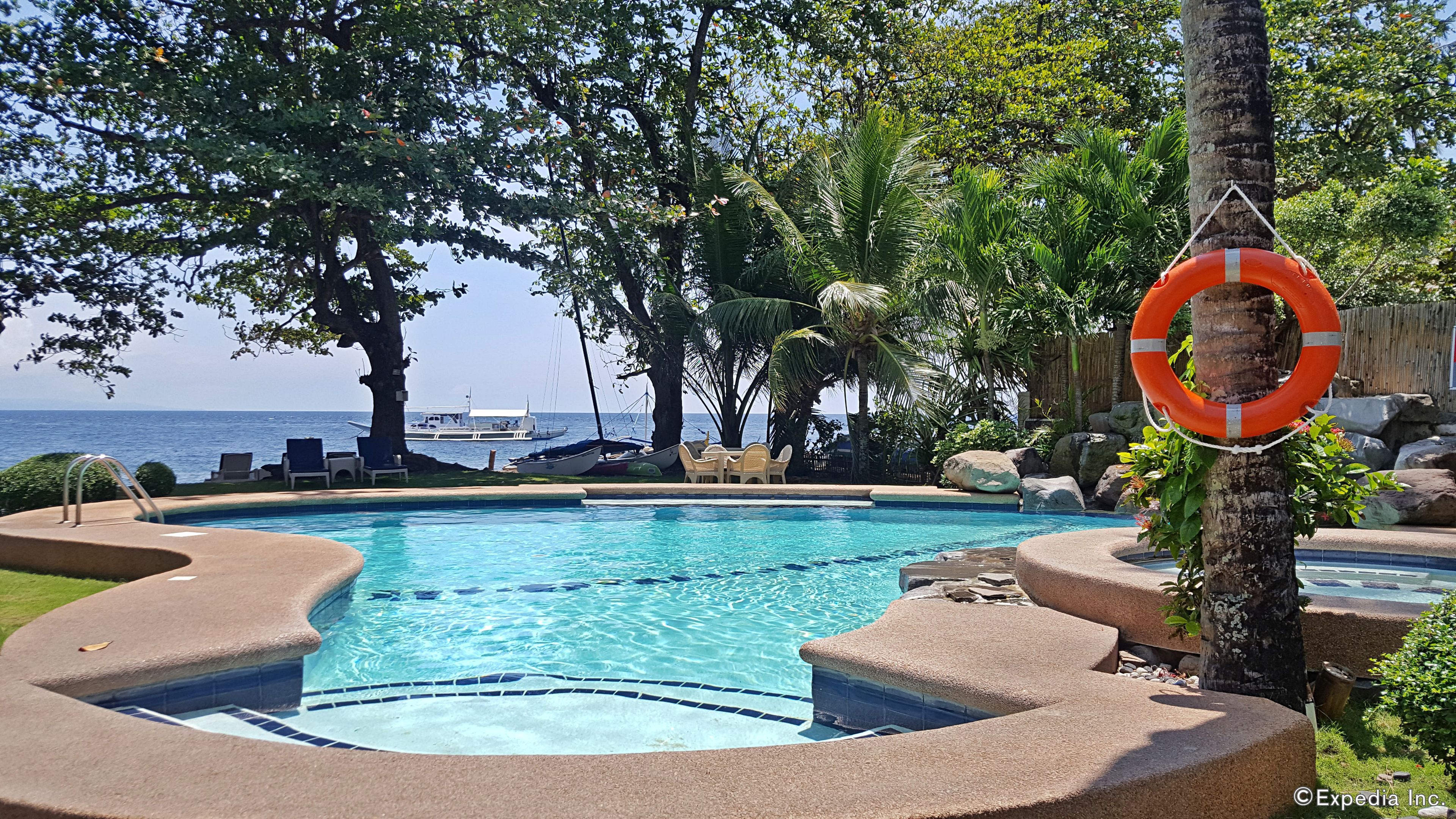 outdoor pool, pool loungers