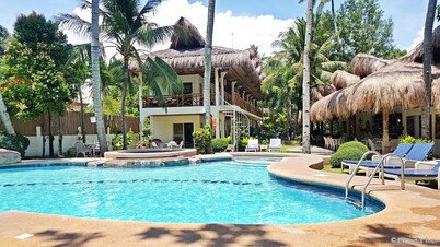 Mike's Dauin Beach Resort