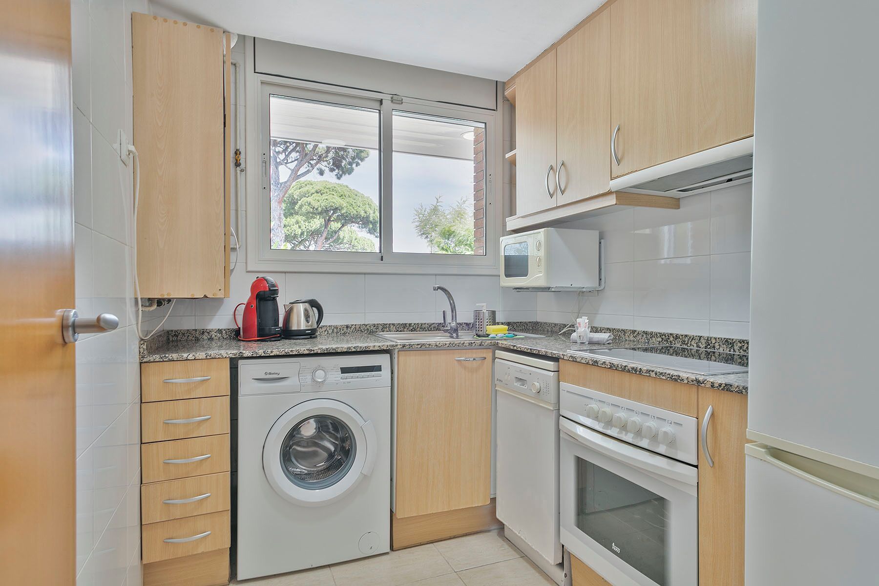 Apartment, 1 Bedroom | Private kitchen | Full-size fridge, microwave, oven, stovetop