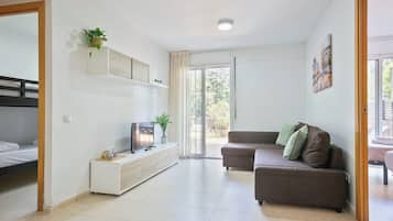 Apartment, 2 Schlafzimmer (6p) | Wohnzimmer | Flachbildfernseher