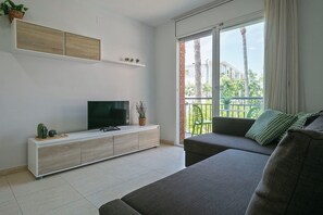 Apartment, 1 Bedroom | Living area