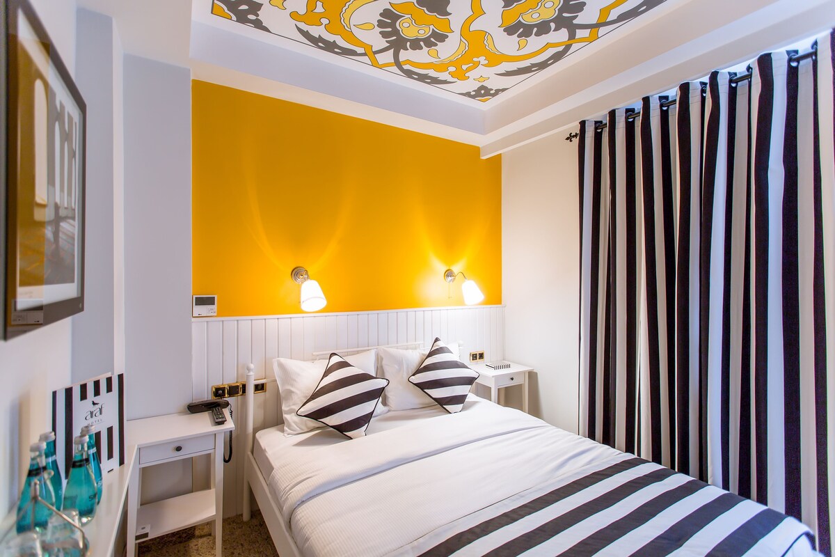 Soundproofing, iron/ironing board (on request), WiFi (free), bed sheets