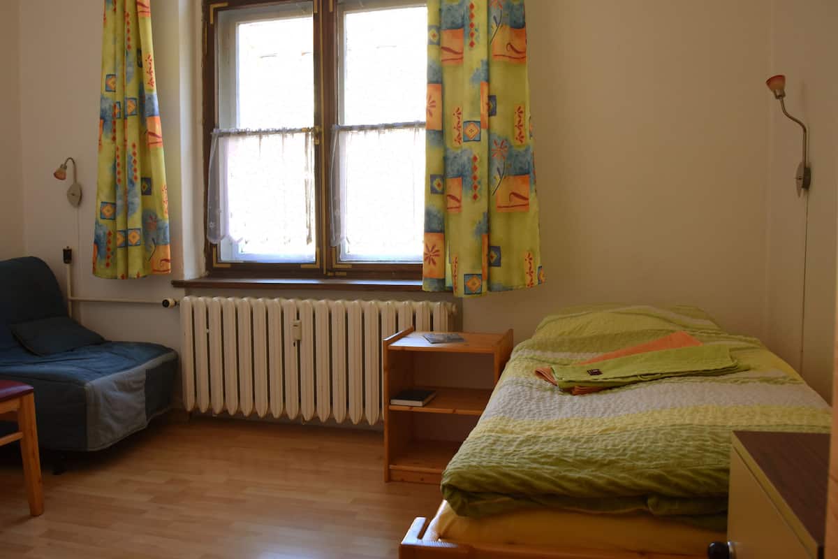 Basic Single Room (Eberhard von Rothkirch Zimmer)
