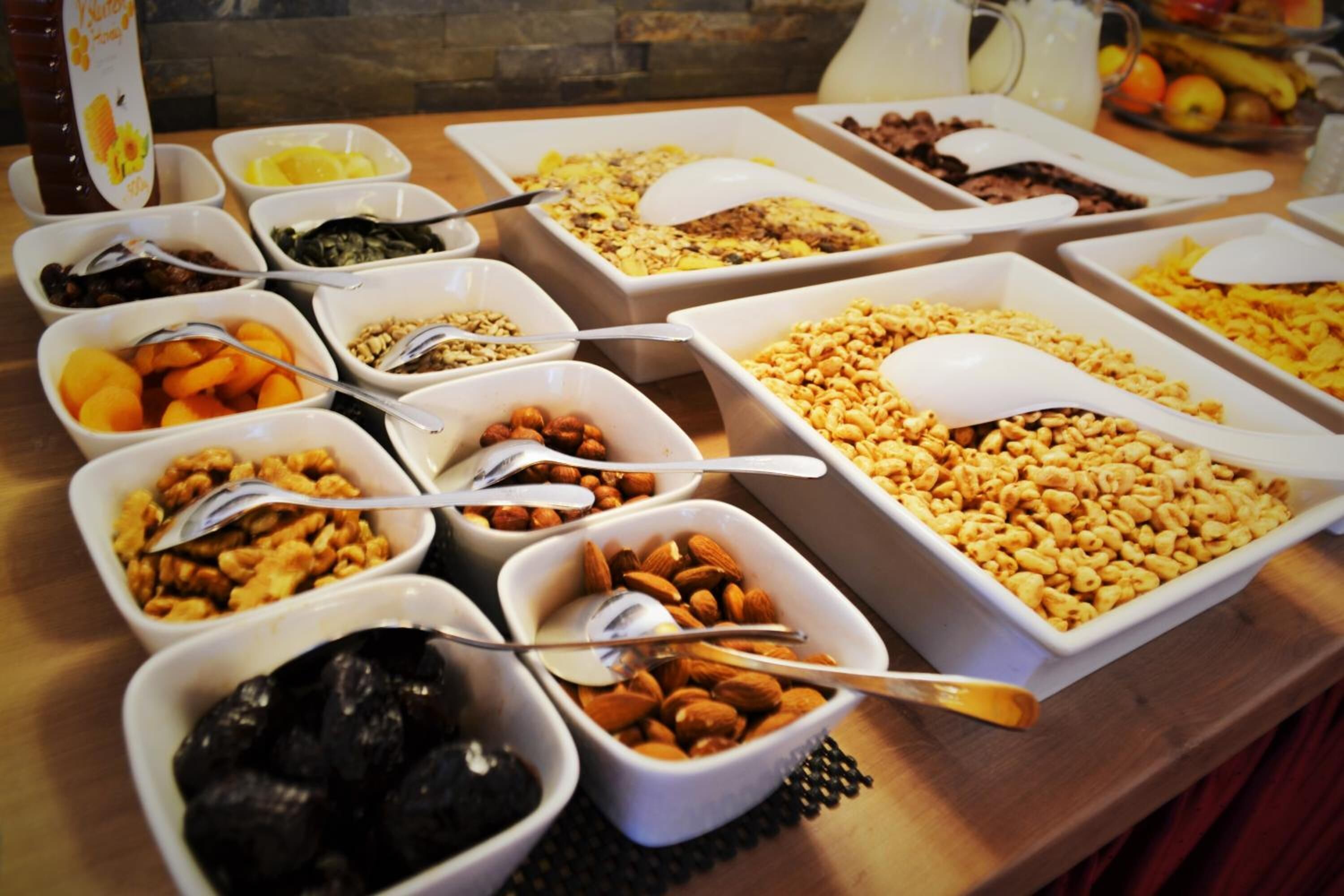 breakfast, lunch, dinner served; regional cuisine