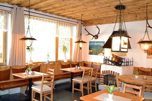 Breakfast, lunch and dinner served  - Hotel Aurach (Aurach bei Kitzbuehel)