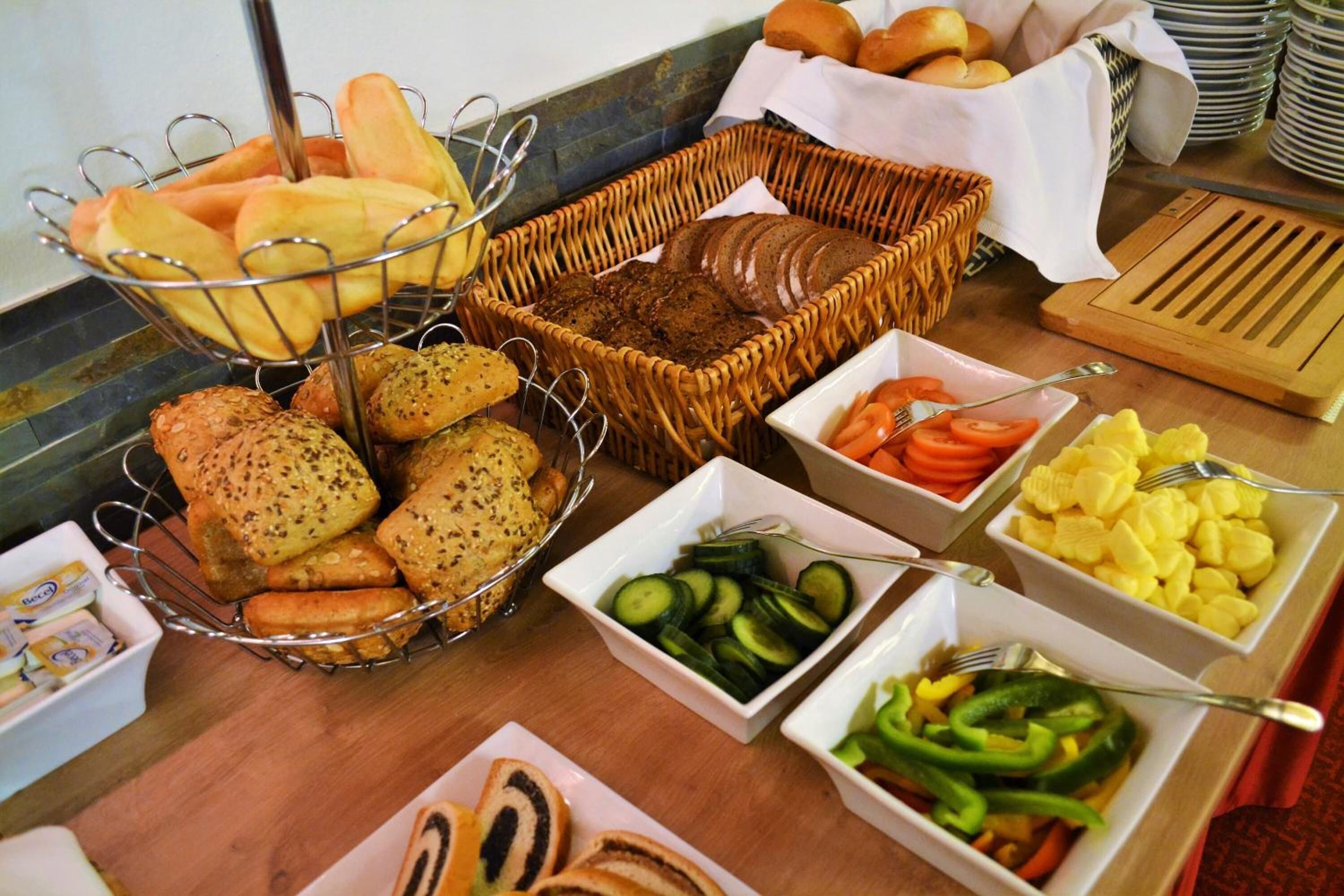 breakfast, lunch, dinner served; regional cuisine