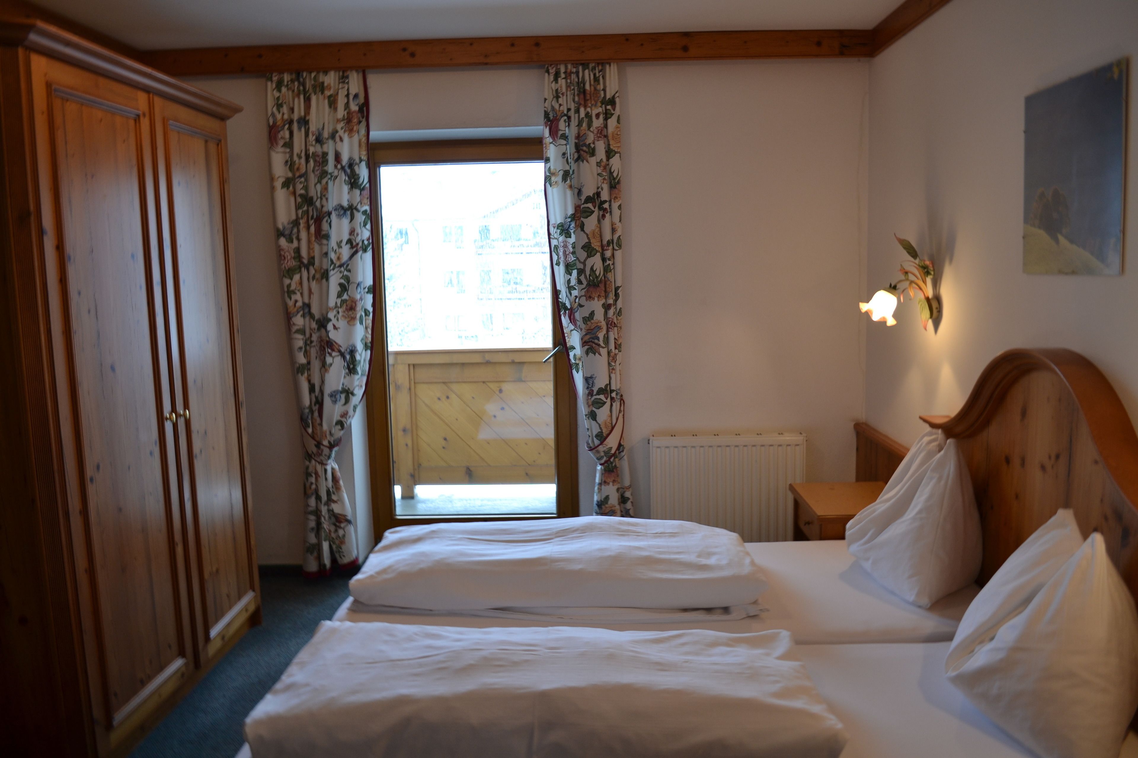 double room, mountain view | desk, free rollaway beds, free wifi, bed sheets