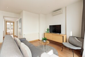 Duplex, 2 Bedrooms, Terrace | Living room