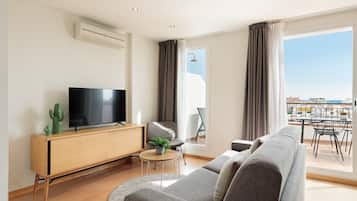 Duplex, 2 Bedrooms, Terrace | Living room