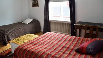 Rollaway beds, free WiFi