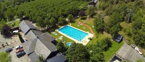 Piscina externa sazonal