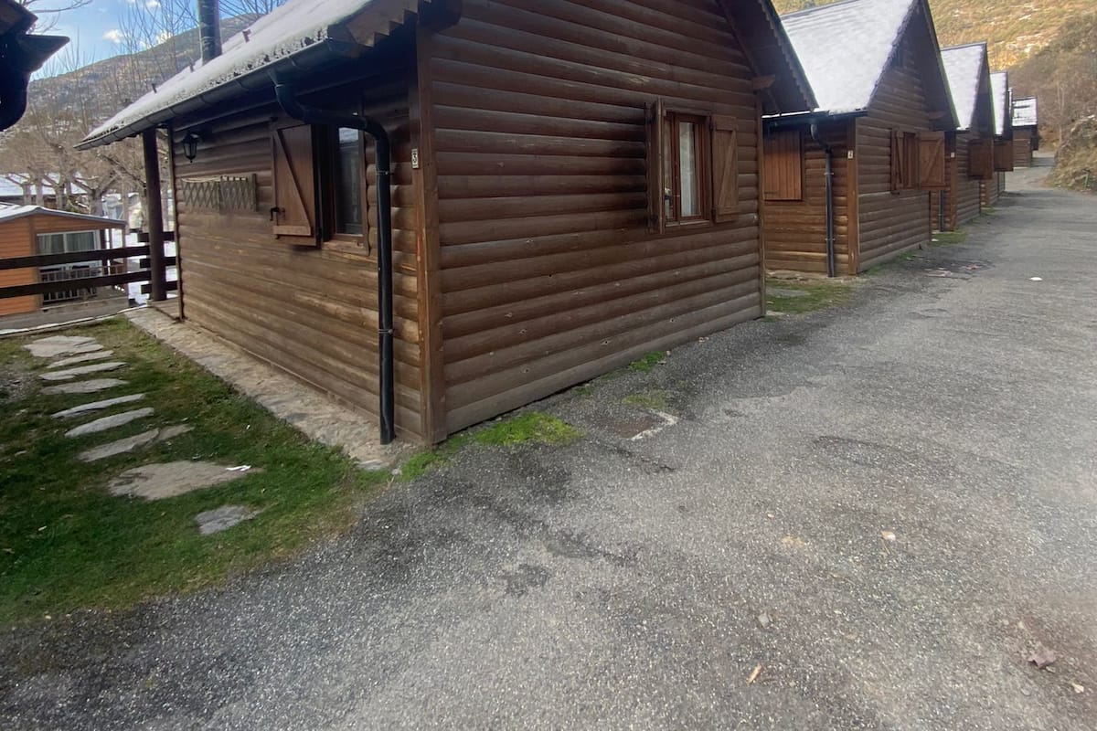 Basic Bungalow, 2 Bedrooms (4 pax)