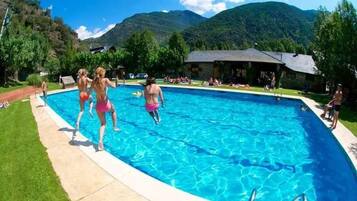 Seasonal outdoor pool