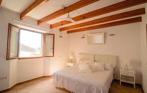 Double Room, Private Bathroom | Blackout drapes, free WiFi, bed sheets - Embat alberg juvenil - Hostel (Montuiri)