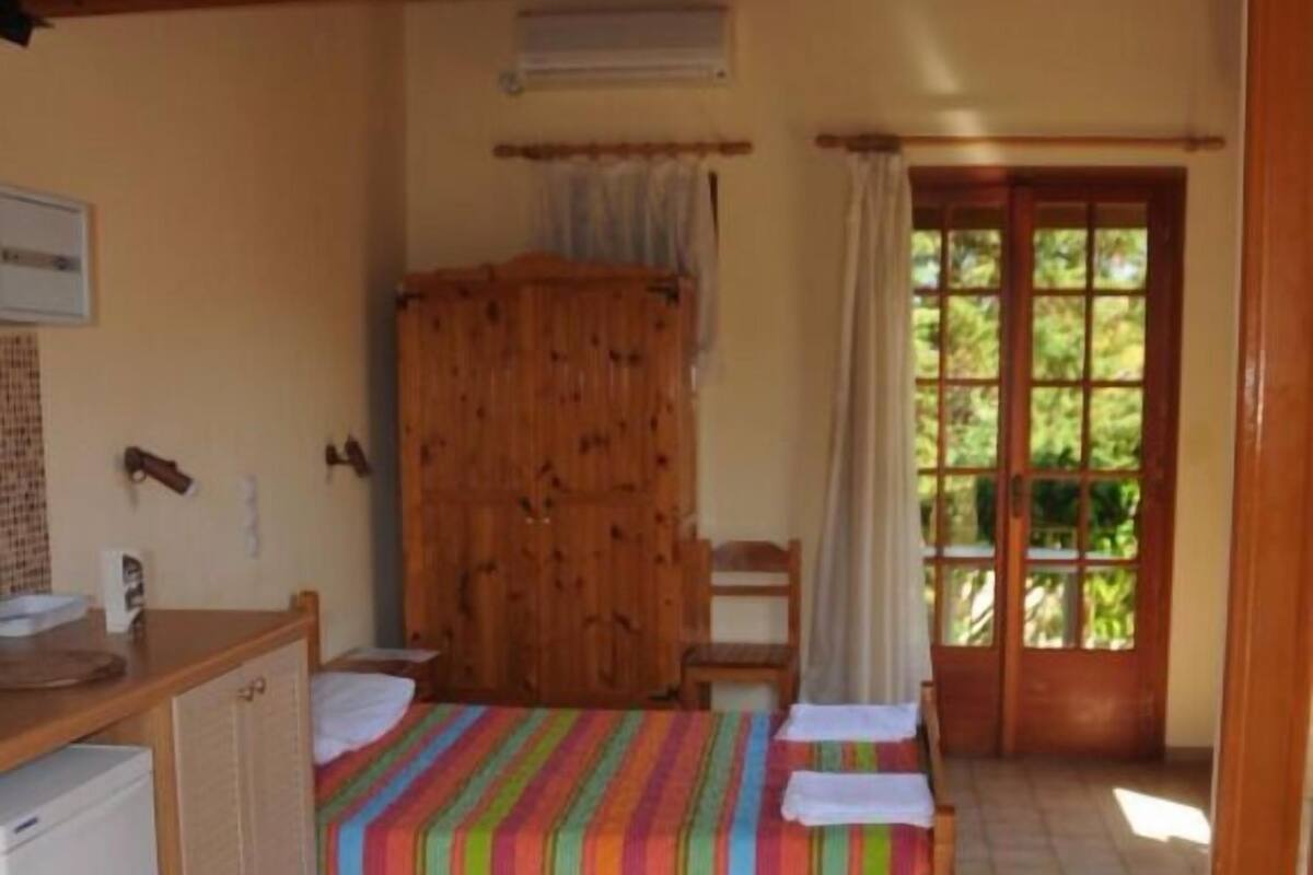 Studio | In-room safe, cribs (surcharge), WiFi (free)