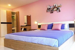 Superior Double Room, City View | Desk, blackout drapes, free WiFi, bed sheets