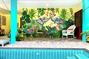 Coin salon dans le hall