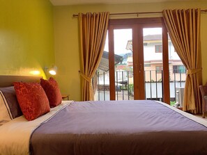 Standard-Doppelzimmer, Bergblick | Schreibtisch, Verdunkelungsvorhänge, kostenloses WLAN, Bettwäsche