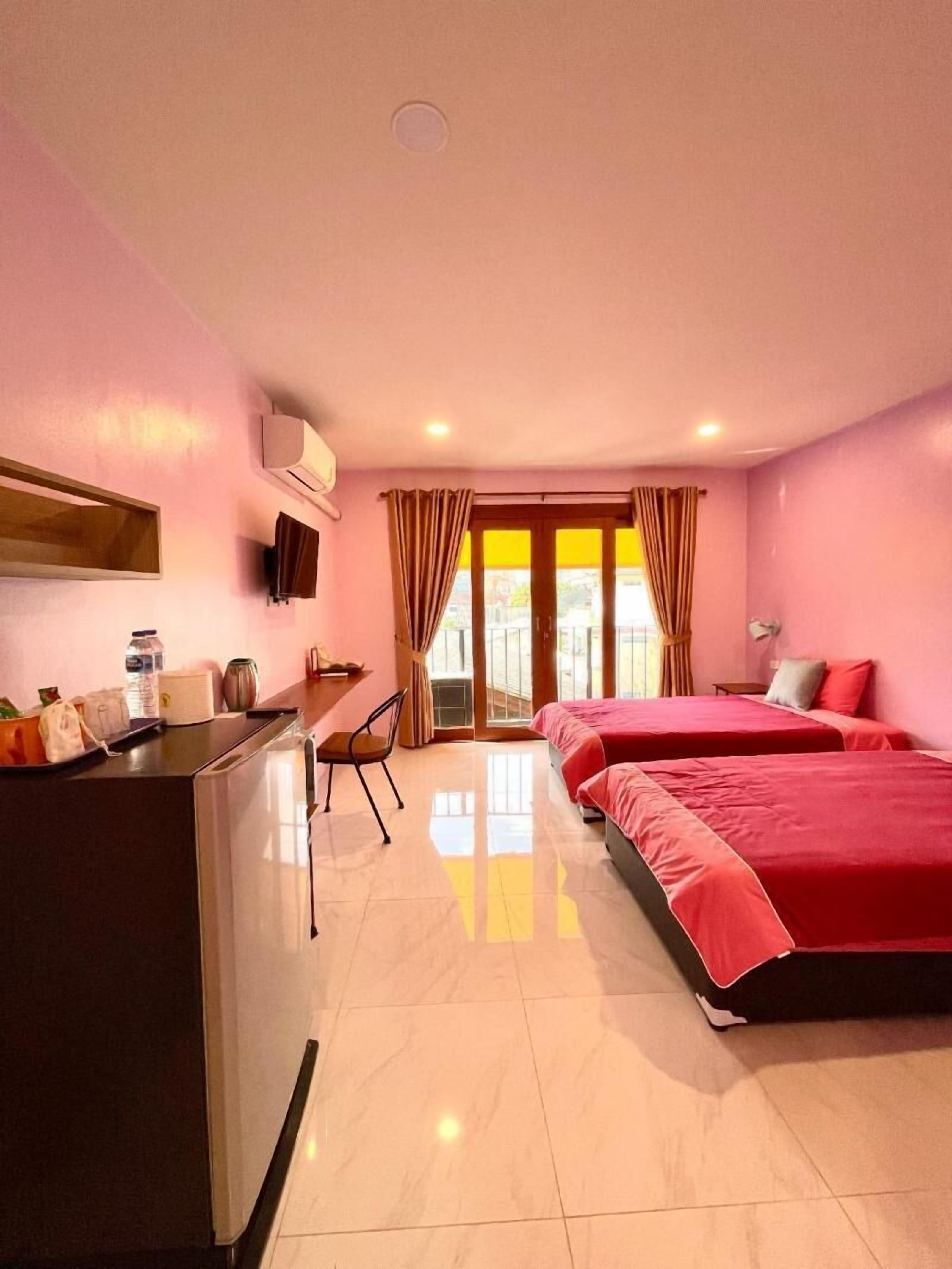 Desk, blackout curtains, free WiFi, bed sheets