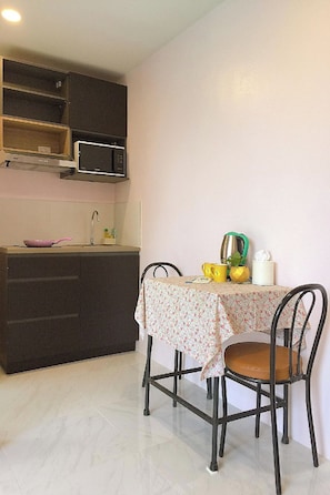 Quarto família | Escrivaninha, cortinas blackout, Wi-Fi de cortesia, roupa de cama