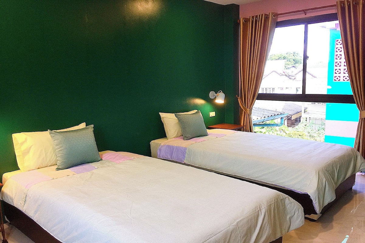Desk, blackout drapes, free WiFi, bed sheets