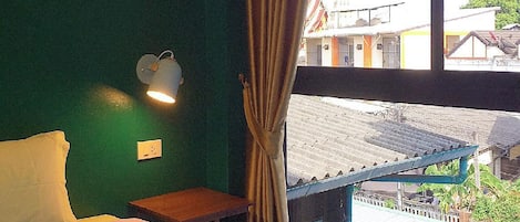 Desk, blackout drapes, free WiFi, bed sheets