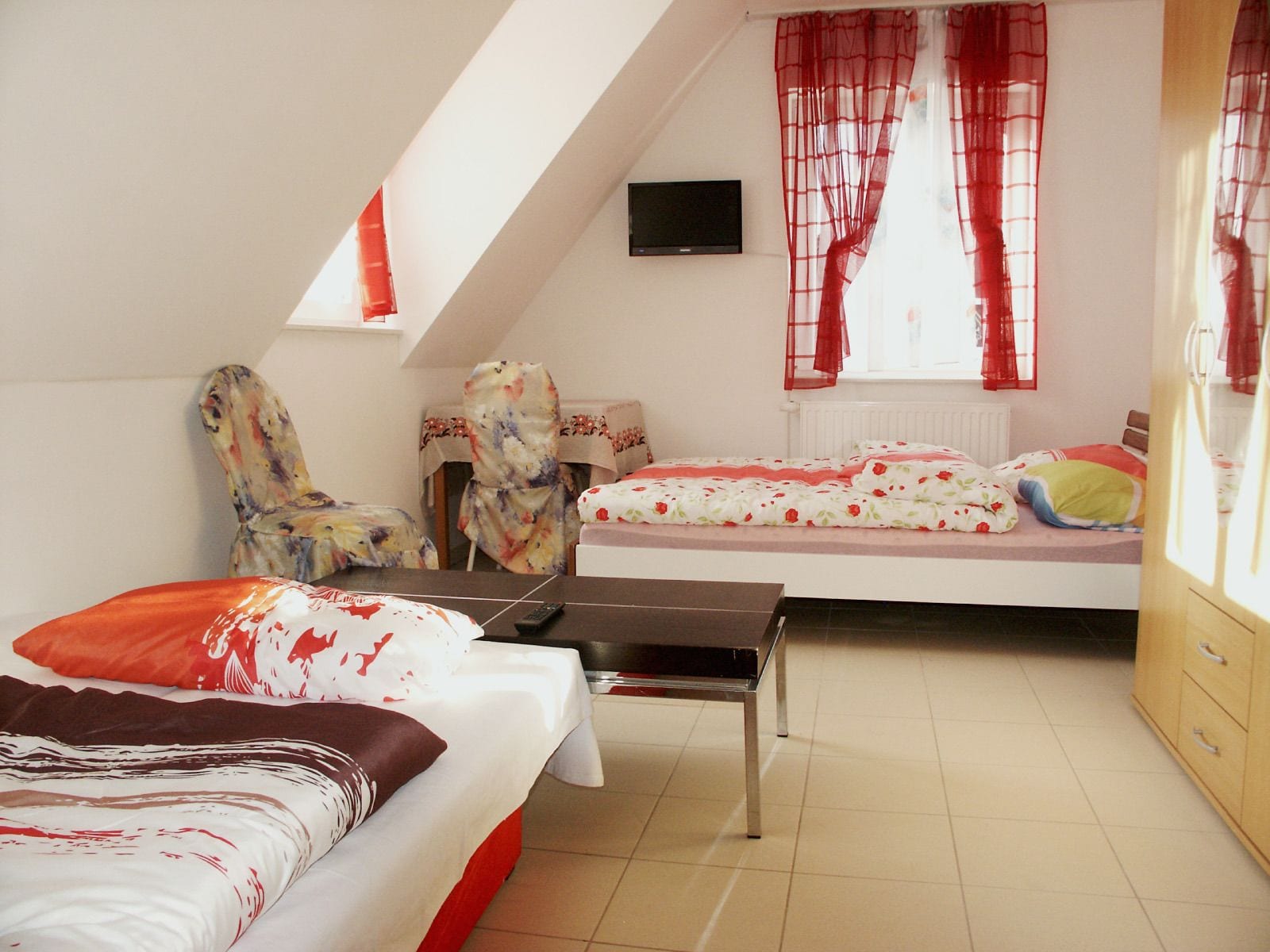 Camera con 2 letti singoli | Wi-Fi gratuito, lenzuola