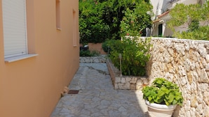 Unclassified image, 3 of 40, button - Alexander Apartments (Kefalonia)