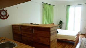 Studio | In-room safe, blackout drapes, soundproofing - Lazareto Palace (Ithaki)