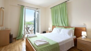 In-room safe, blackout curtains, soundproofing, iron/ironing board