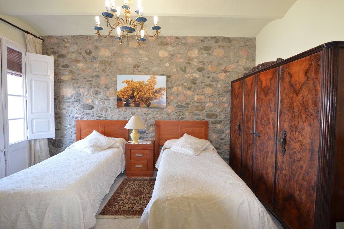 Twin Room, 2 Single Beds