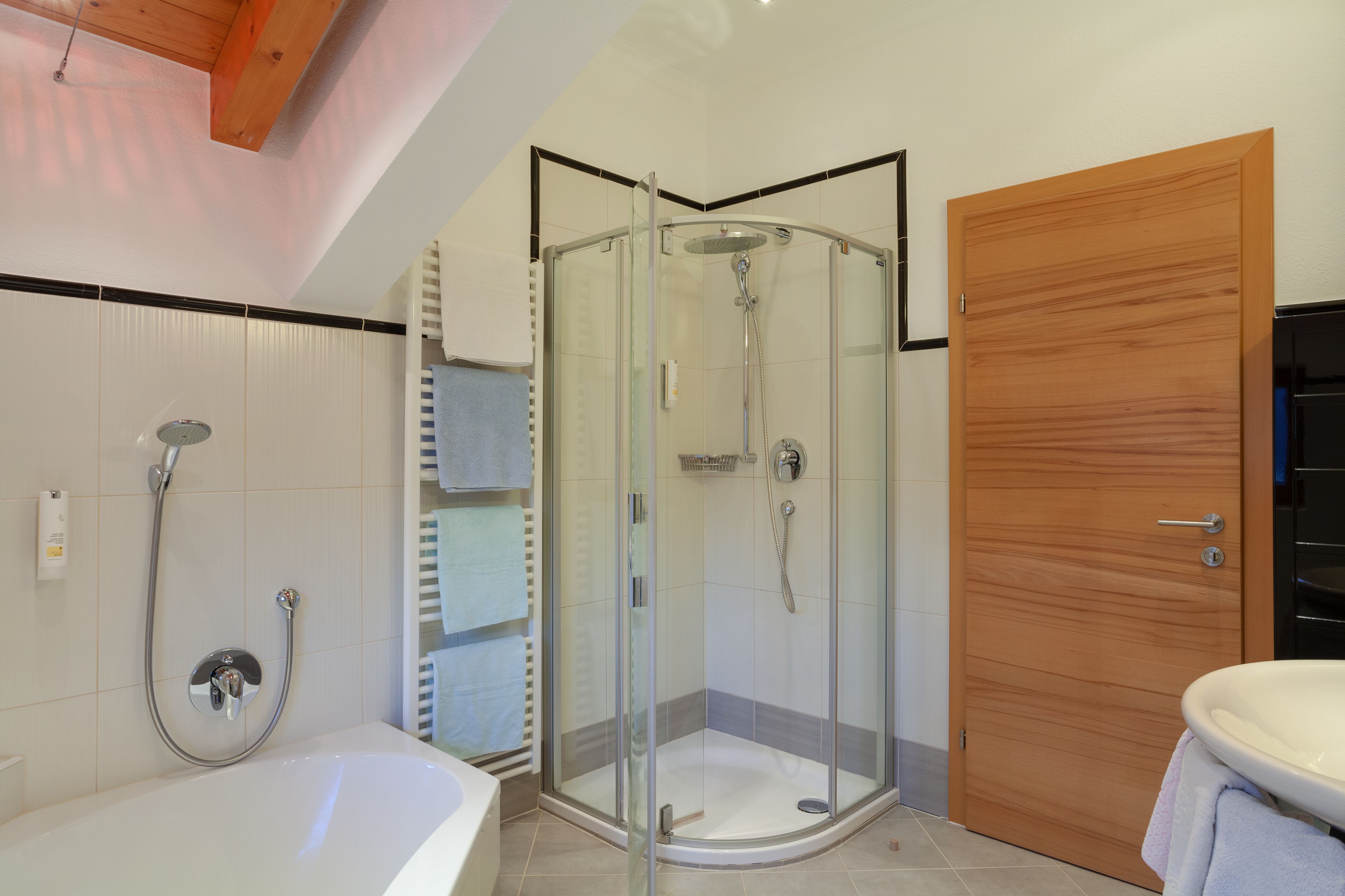 apartment, 2 bedrooms, kitchen (120 eur final cleaning fee not incl.) | bathroom | free toiletries, hair dryer, bathrobes, slippers