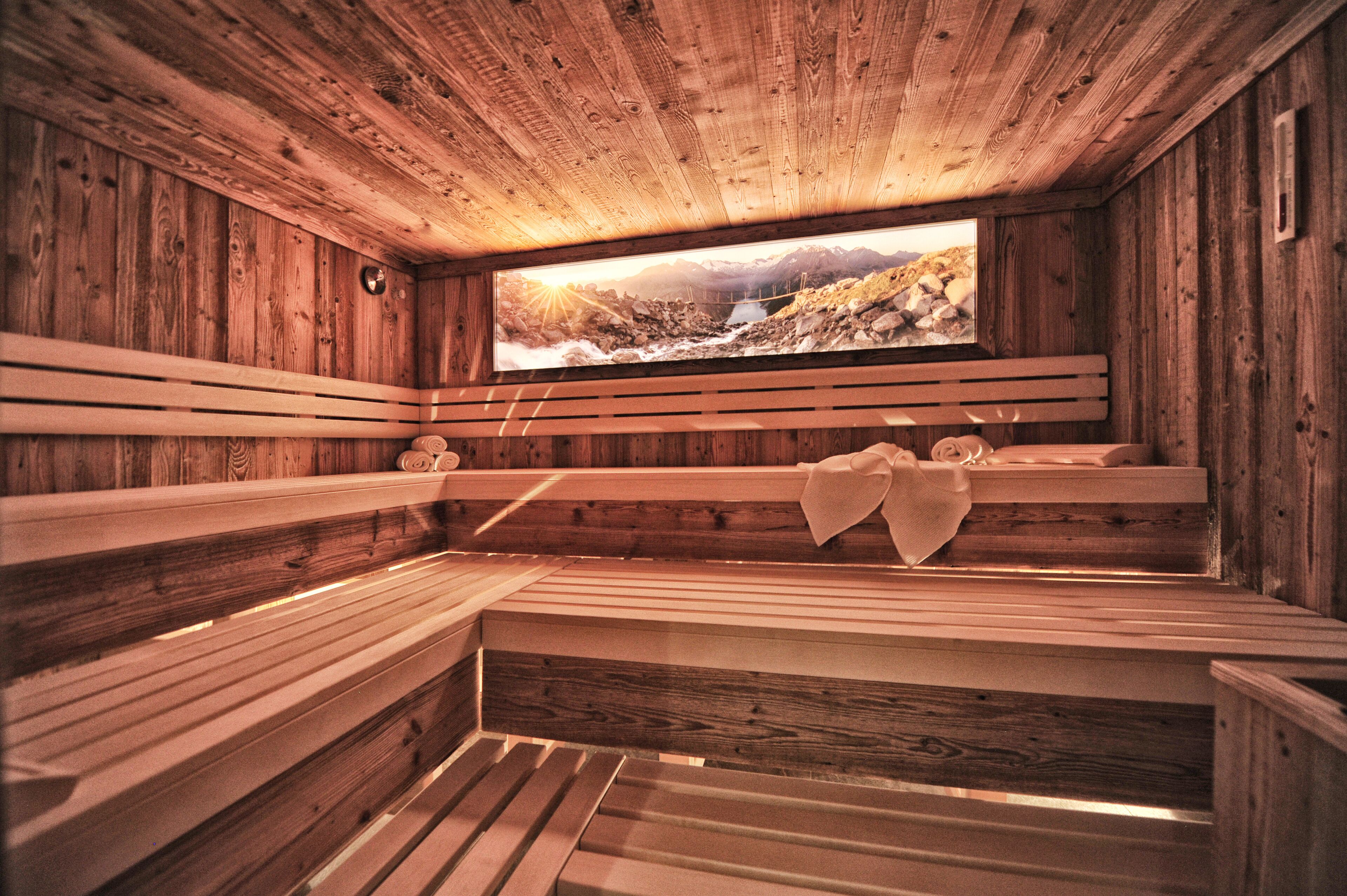 sauna, steam room, 1 treatment room, massages