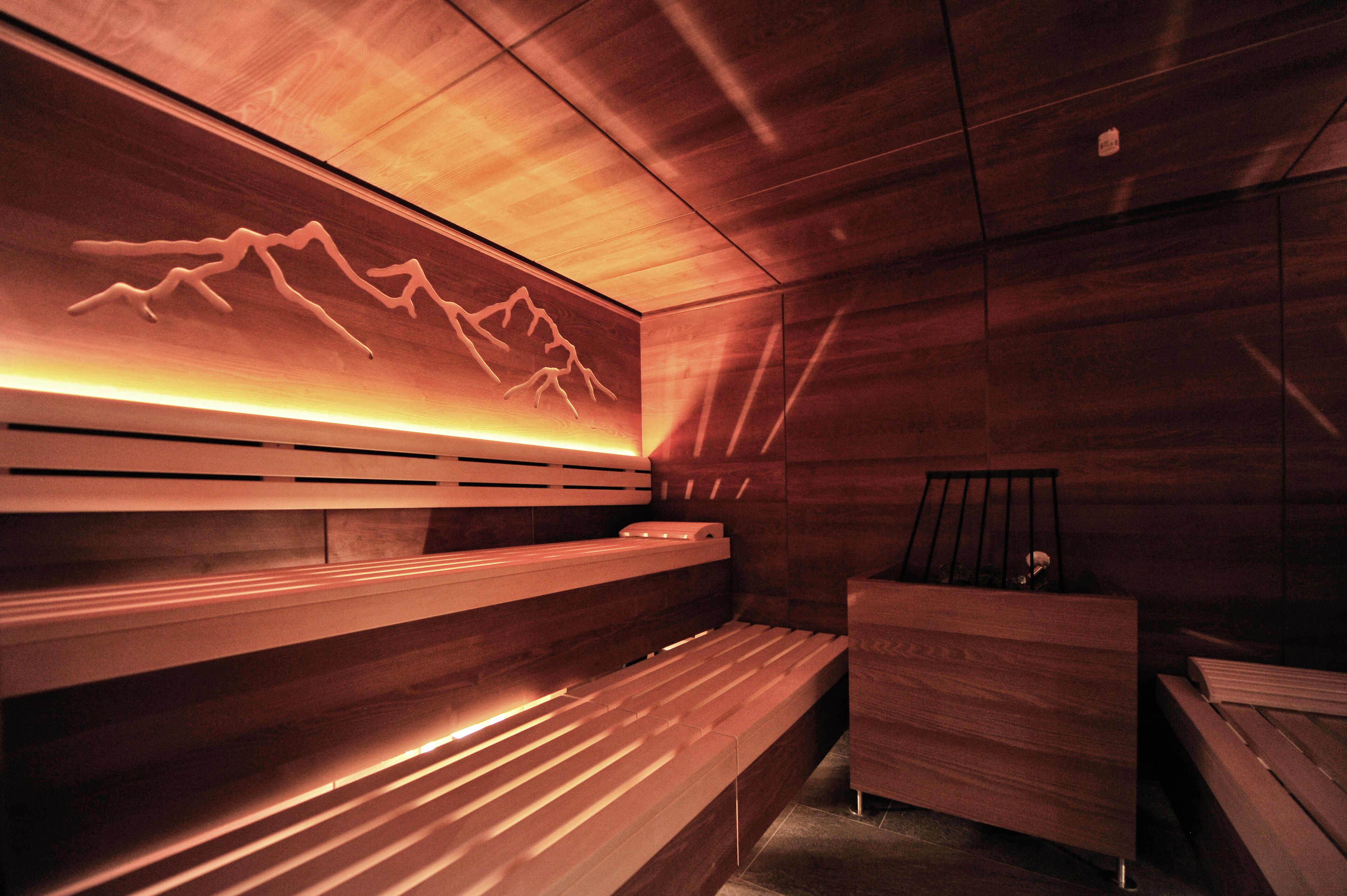 Een sauna, een stoombad, 1 behandelingsruimte, massagebehandelingen