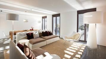Appartement Exclusif, 1 chambre, vue lac, en bord de lac | Coin séjour