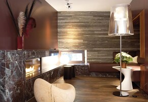 Apartamento exclusivo, 1 habitación, vistas al lago, junto al lago | Zona de estar | Una televisión de pantalla plana