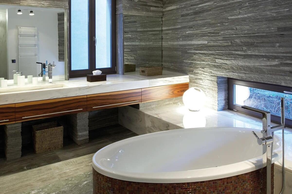 exclusive apartment, 1 bedroom, lake view, lakeside | bathroom | shower, hair dryer, towels