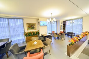 Concierge desk - Hotel Le Maritime (Istanbul)