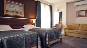 Deluxe Double Room | Free minibar items, in-room safe, desk, iron/ironing board - Hotel Le Maritime (Istanbul)